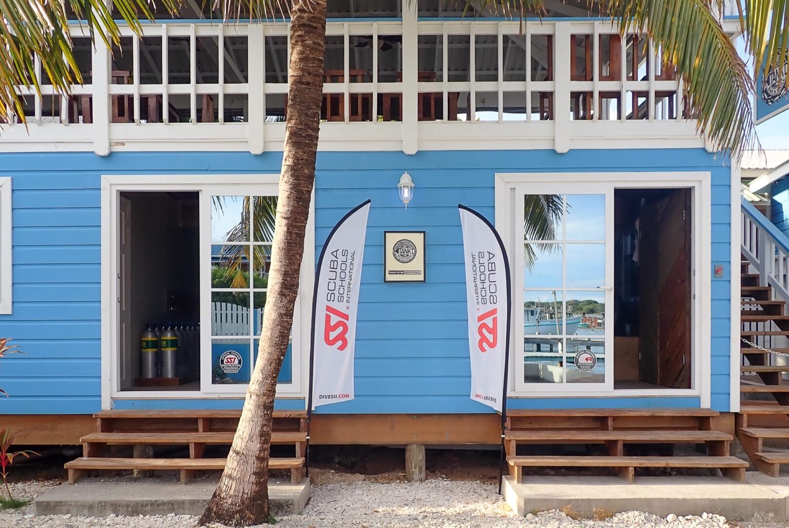 Tank'd Pro Dive Scuba Diving Center on Utila Welcomes it's guests with open arms