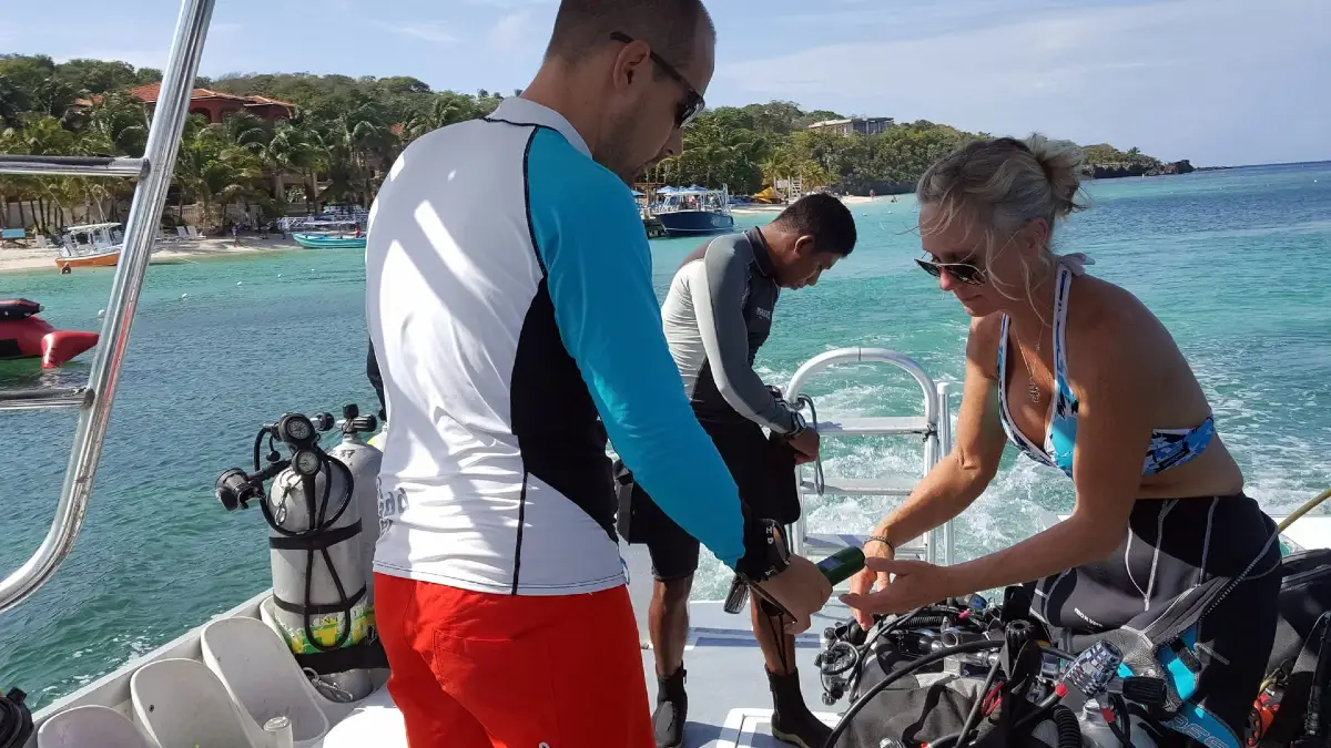 Utila Scuba Diving Tours